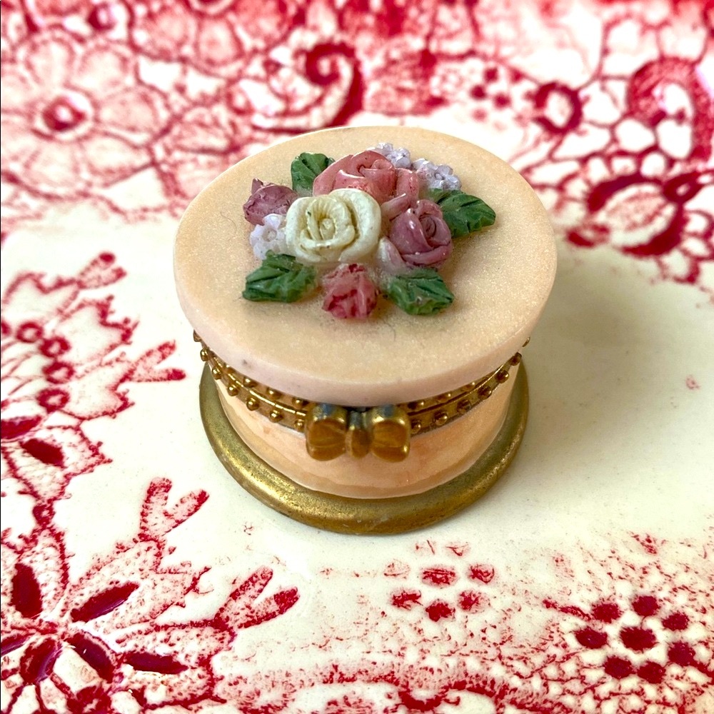 💐Vintage💐Hand Painted Hinged Box